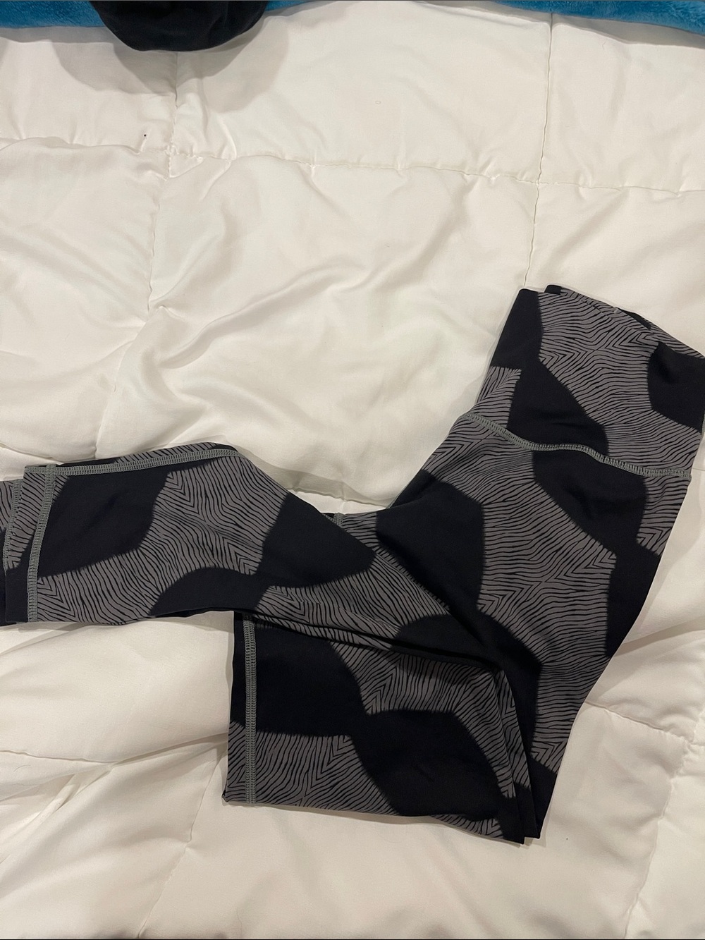 American Eagle Outfitters Black and Gray Patterned Leggings